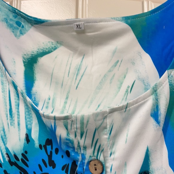 Top - Picture 4 of 6